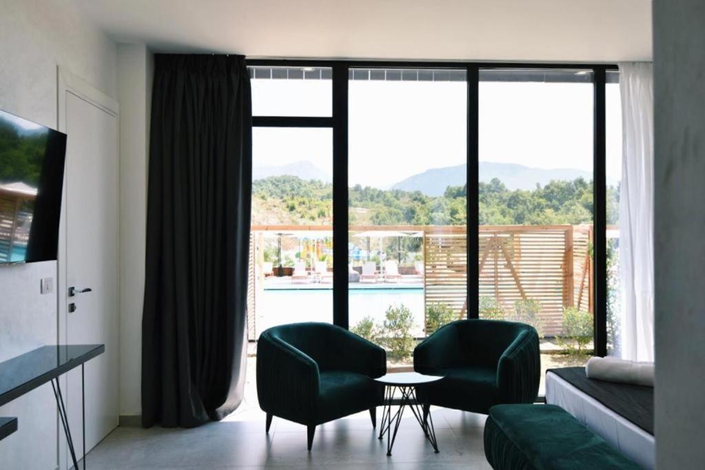 Equos Resort Hotel Tirana Exterior foto